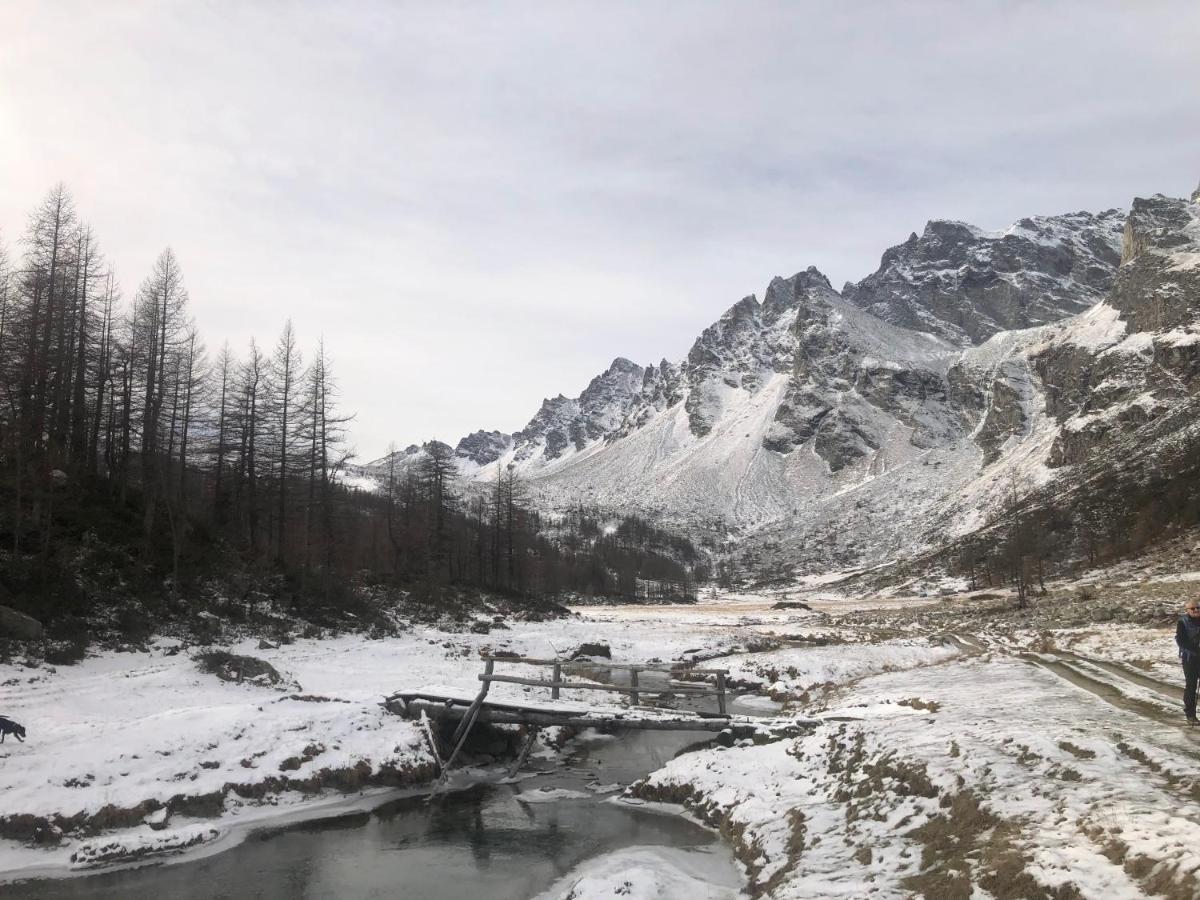 Giuditta Freecarpark&Garden Domodossola Buitenkant foto